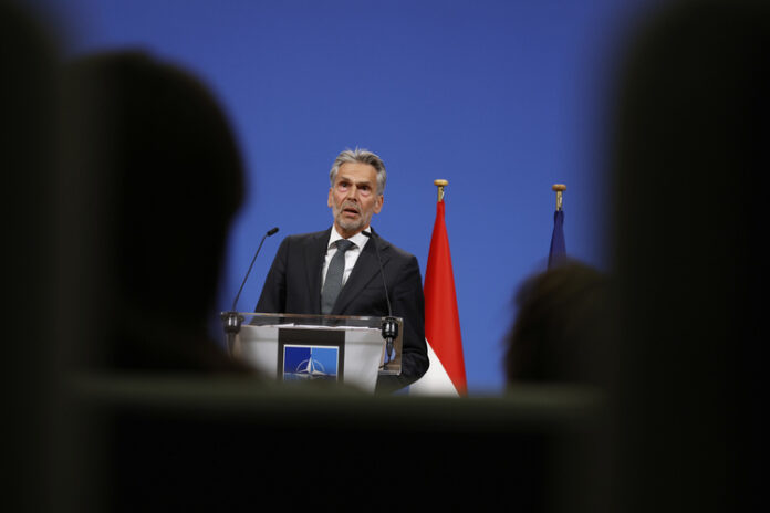 ОБНОВЕНА Нидерландският премиер Схоф ще подаде оставка, след като лидерът на крайната десница напусна управляващата коалиция