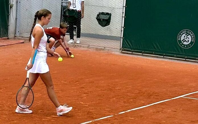ОБНОВЕНА Росица Денчева се класира за третия кръг на сингъл на "Ролан Гарос" при девойките, Денчева и Янева стартираха с успех на двойки