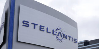 Офисът на избрания за главен изпълнителен директор на "Стелантис" ще е в САЩ