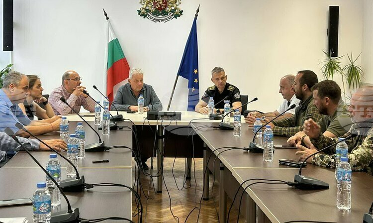 СподелиСлед анализ на текущата ситуация въведените ограничения и забраната за