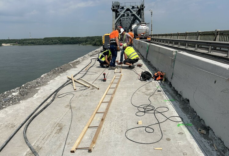 СподелиОсновният ремонт на Дунав мост край Русе напредва по план