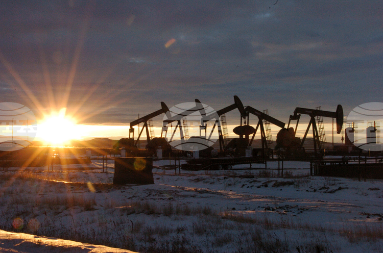 СподелиЦените на петрола спаднаха в азиатската търговия днес тъй като