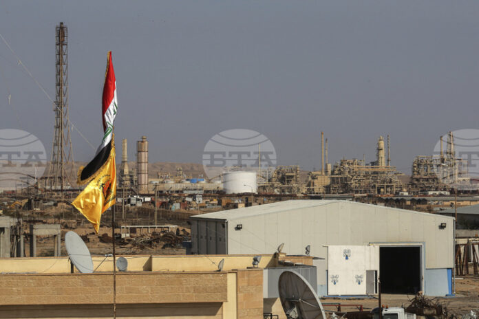 Петролни компании евакуират част от чуждестранния си персонал в Ирак поради опасения, че конфликтът между Иран и Израел може да се разпространи