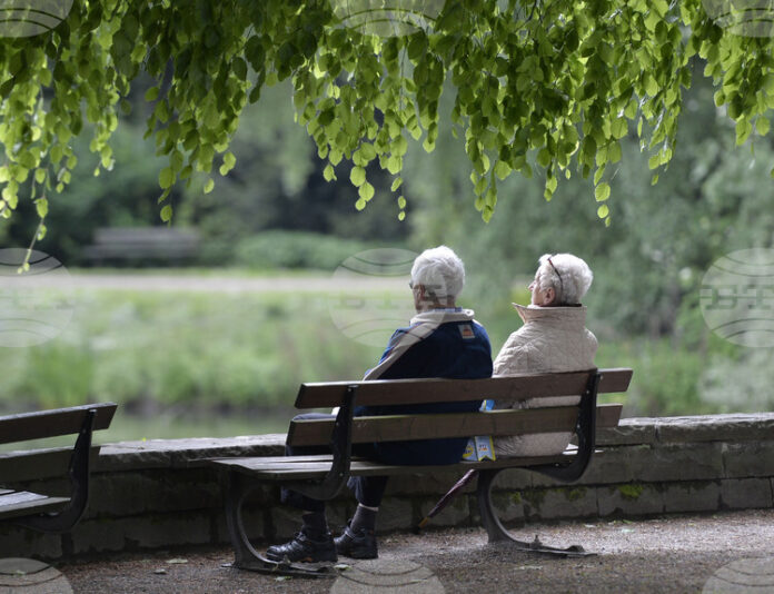 Повече от половината германци планират да работят и след пенсиониране, за да запазят стандарта си на живот, показва проучване
