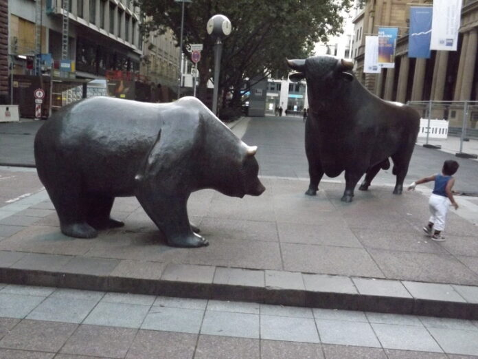 Предимно на негативна територия приключи търговията на фондовите борси в Предимно на негативна територия приключи търговията на фондовите борси в Европа заради неяснотата около бъдещето на световната търговия