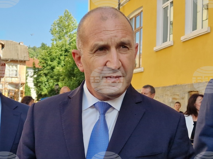 СподелиПрезидентът Румен Радев ще присъства на тържествата за 35 години