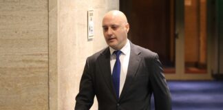 Решението на КС за допустимост по искането на президента във връзка с референдума за еврото е по-скоро очаквано, коментира Атанас Славов от "Да, България"