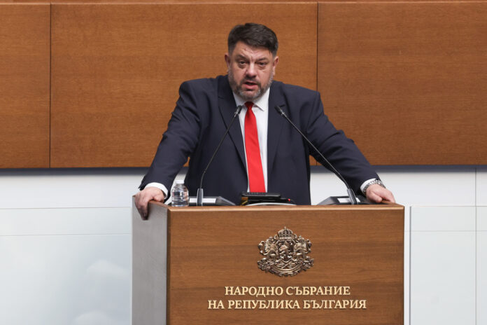 Ресурс от 2,5 млрд. лв. ще се реализира чрез нова програма за енергийна ефективност на жилищните сгради, каза вицепремиерът Зафиров