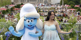 Риана се появи на световната премиера на новия филм за смърфовете в Брюксел