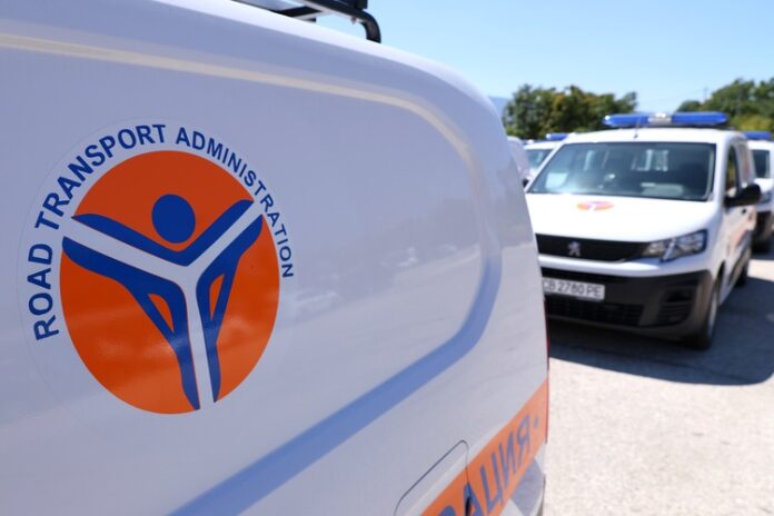 Румънски шофьор е опитал да подкупи проверяващ екип в района на Добрич, съобщиха от „Автомобилна администрация“