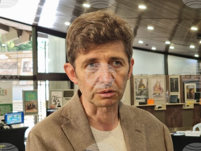 С вдигането на таксите за преминаване на проливите Турция нарушава Конвенцията от Монтрьо, каза кап. Александър Калчев