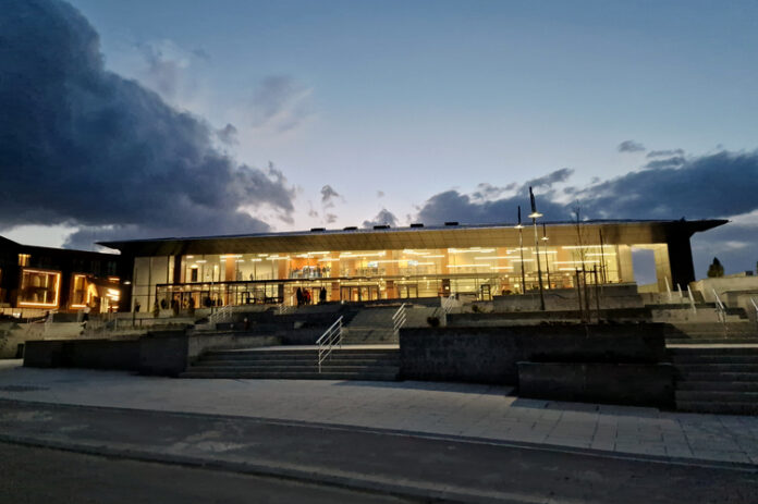 С водосвет, концерт и празнична заря ще бъде официално открит хотелски, спортно-възстановителен и жилищен комплекс в Самоков