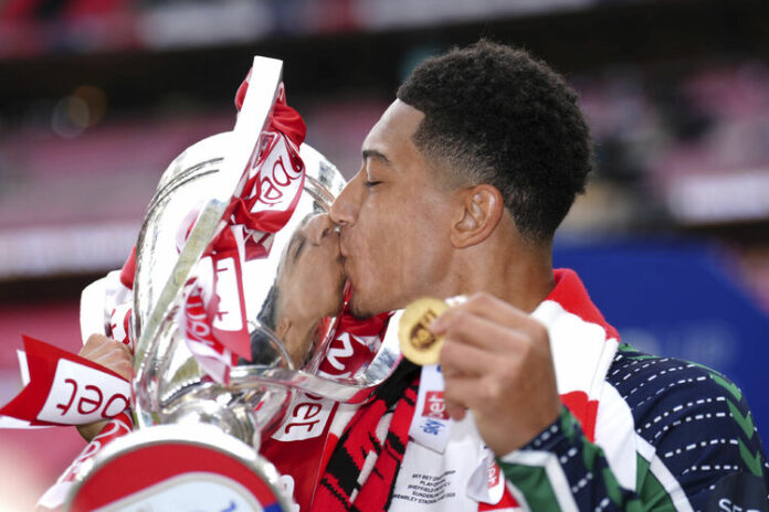 Съндърланд постигна споразумение с Борусия Дортмунд за трансфера на Джоб Белингам