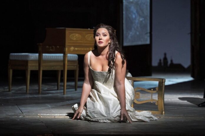 Соня Йончева получи отлични отзиви за ролята на Лиза в „Дама Пика“ на сцената на Метрополитън опера