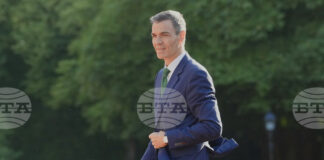 СРЕЩАТА НА ВЪРХА НА НАТО В ХАГА
                                                                                                Италия и Дания отхвърлиха в Хага позицията на Испания за разходите за отбрана