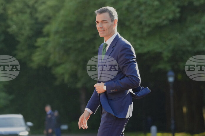 СРЕЩАТА НА ВЪРХА НА НАТО В ХАГА
                                                                                                Италия и Дания отхвърлиха в Хага позицията на Испания за разходите за отбрана