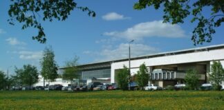 Щатната численост на Центъра на промишлеността на България в Москва се предлага да бъде намалена от 11 на 6 щатни бройки