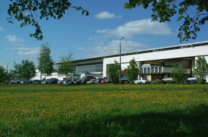 Щатната численост на Центъра на промишлеността на България в Москва се предлага да бъде намалена от 11 на 6 щатни бройки