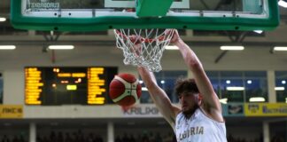 Тенерифе и Константин Костадинов с поражение на старта на полуфиналите в испанското баскетболно първенство