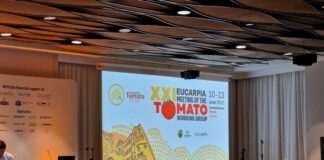 Учените работят за справяне с отразяването на екстремните температури, сушата и наводненията върху добивите, каза доц. Иванка Тринговска