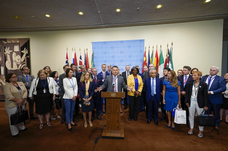 СподелиДнес в Истанбул представители на украинската делегация проведоха среща с