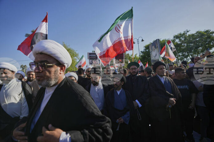 Върховният съвет за национална сигурност на Иран ще реши дали да затвори Ормузкия проток след одобрение от парламента, съобщи местна телевизия, цитирана от Ройтерс