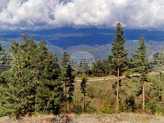 Във високите части на планините не е подходящо за туризъм днес, съобщиха от Планинската спасителна служба на БЧК