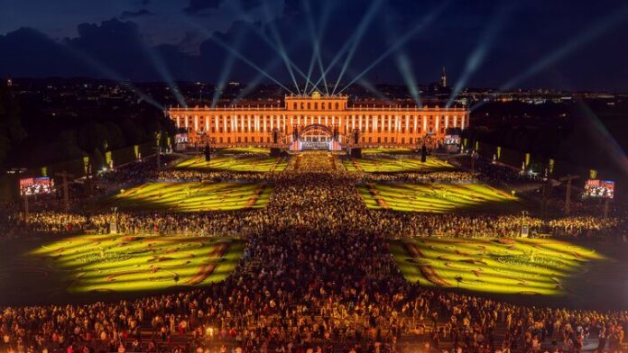 Виенската филхармония ще изнесе концерт в парка на двореца Шьонбрун