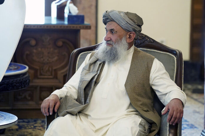 Висш представител на талибаните предложи амнистия на афганистанците, избягали от страната, като ги призова да се завърнат