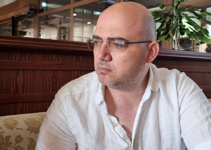 Време е висшите училища, в които се изучава туризъм, да се сдружат в асоциация, смята секретарят на президента Илин Димитров