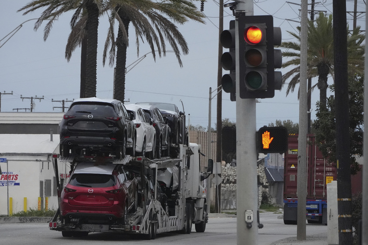 СподелиУвеличената популярност на по големи автомобили като SUV моделите в Европа