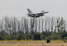 Вторият български самолет F-16 Block 70 пристигна в България