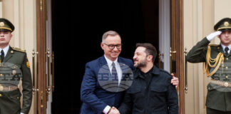 Зеленски каза, че е „изключително важно“ да се запази подкрепата на Варшава