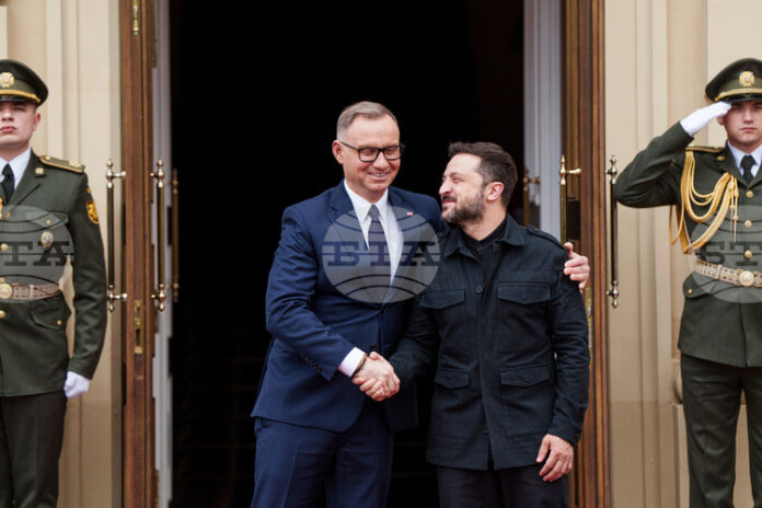 Зеленски каза, че е „изключително важно“ да се запази подкрепата на Варшава