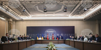 Делегациите, взели участие в мирните преговори в истанбулския дворец "Чираан" между Русия и Украйна под председателството на Турция, 23 юли 2025 г.