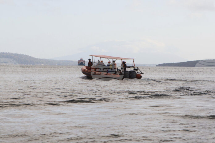 АКТУАЛИЗИРАНА
                                                                                                Спасени са 568 души от горящия ферибот в Индонезия, трима са загинали, съобщиха властите