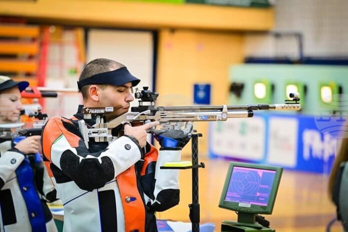 Антон Ризов завърши на четвърто място на турнир по спортна стрелба в Будапеща