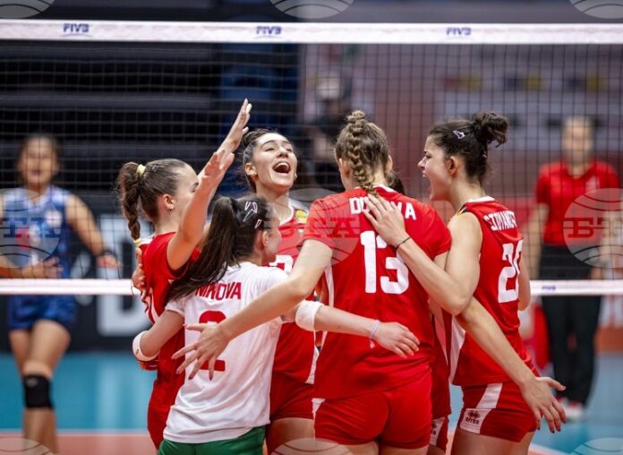 България отстъпи пред Полша на Световното първенство по волейбол за жени под 19 години
