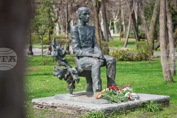 Българска следа в Истанбул: поетът на морето и любовта Христо Фотев