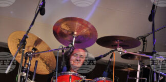 Барабанистът на "Диана експрес" Цветан Банов почина на 67-годишна възраст