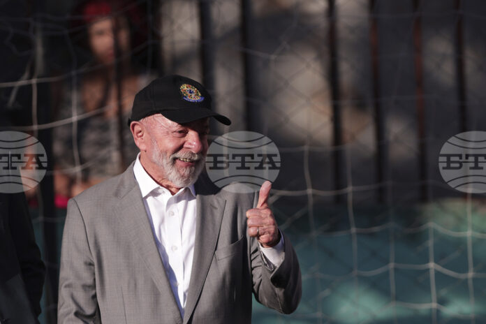 Бразилският президент Лула да Силва намекна, че е възможно да Бразилският президент Лула да Силва намекна, че е възможно да се кандидатира за нов мандат на изборите догодина