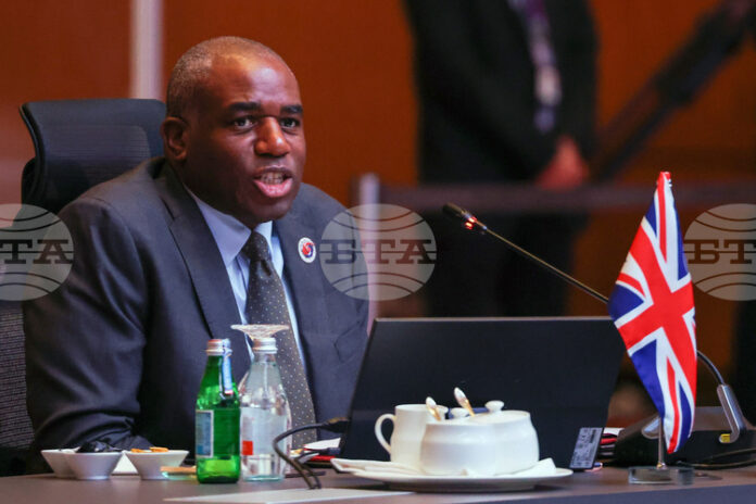 Британският външен министър нарече влошаването на ситуацията в ивицата Газа Британският външен министър нарече влошаването на ситуацията в ивицата Газа "неизвинимо" и отново отправи призив за прекратяване на огъня