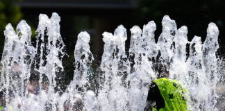 Брюкселският Атомиум променя работното си време заради горещините