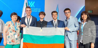 Четири медала спечелиха български ученици от Международната олимпиада по химия в Дубай