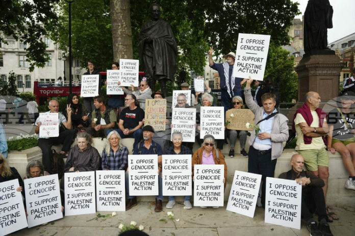 Четиридесет и шест души бяха арестувани на протест в Лондон в подкрепа на забранена от британското правителство пропалестинска организация