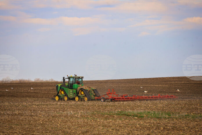Държавен фонд "Земеделие" удължава крайния срок за прием на допълнителни Държавен фонд "Земеделие" удължава крайния срок за прием на допълнителни документи по директните плащания