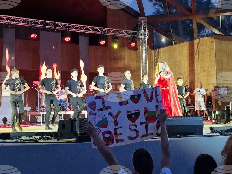 СподелиПълният Летен театър в парка Аязмото в Стара Загора стана