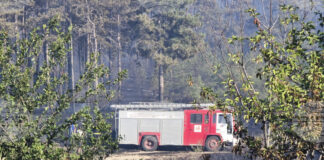 Дежурен екип ще остане през цялата нощ в района на пожара край Айтос