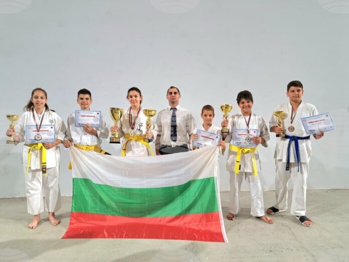 Два златни, сребърен и два бронзови медала от Световната купа по кудо спечелиха състезатели от Свищов, българските представители взеха общо десет отличия