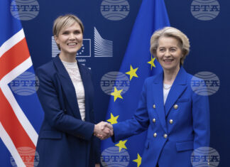 Премиерът на Исландия Криструн Фростадотир и председателят на ЕК Урсула фон дер Лайен.